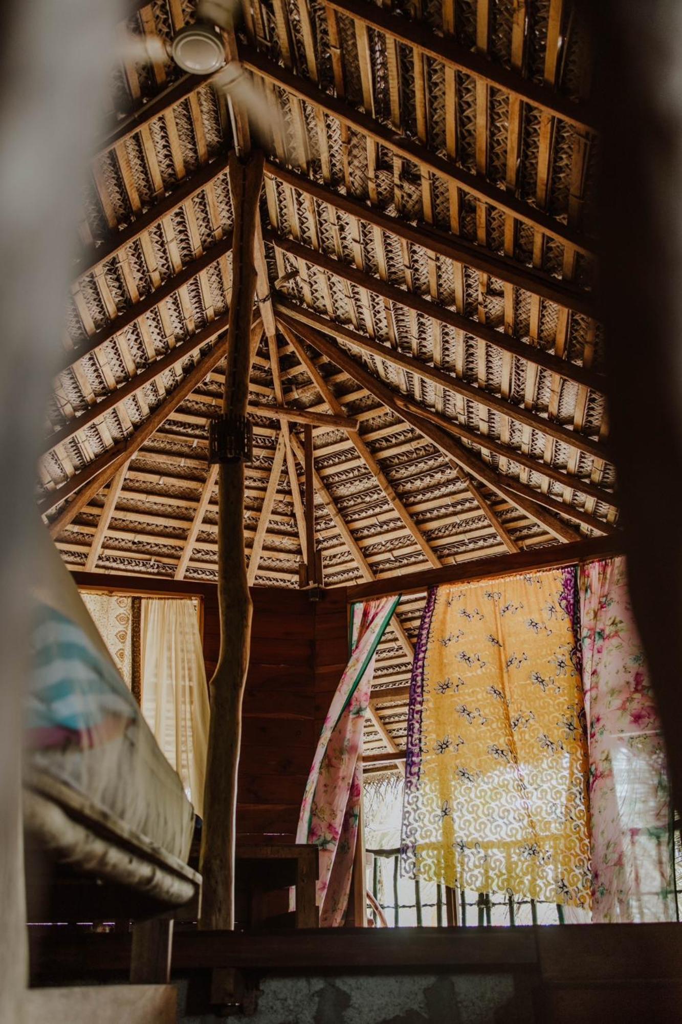 The Alpha Monkey Hotel & Tree House Тангалла Номер фото