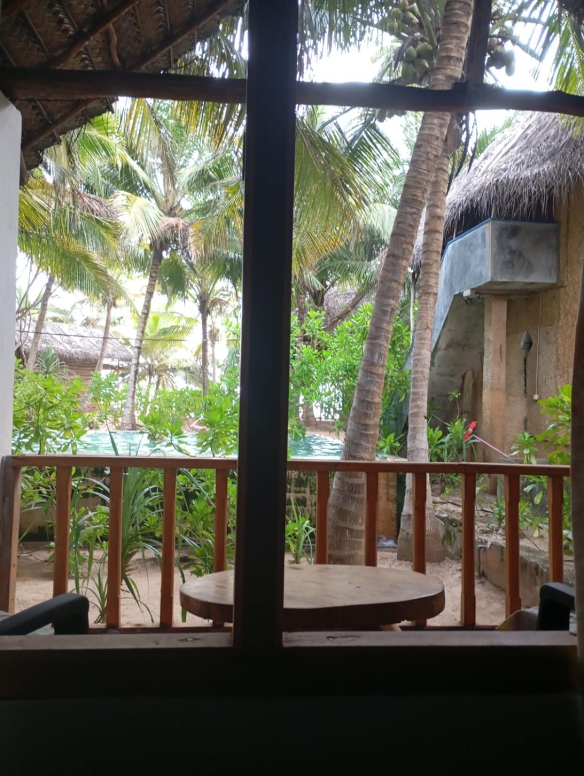 The Alpha Monkey Hotel & Tree House Тангалла Экстерьер фото